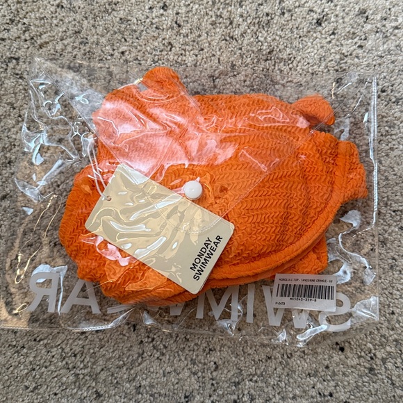 NEW Monday Swimwear HONOLULU TOP - TANGERINE CRINKLE Bikini Top size VV - Picture 10 of 13